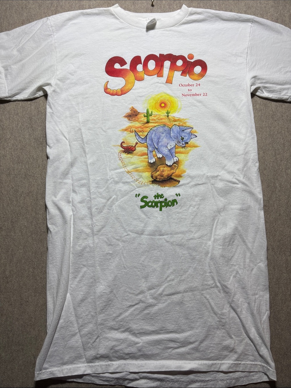VTG One Size Shirt Mumu1980’s Zodiac Cat Inspecting A Scorpion IntheDesert (18)